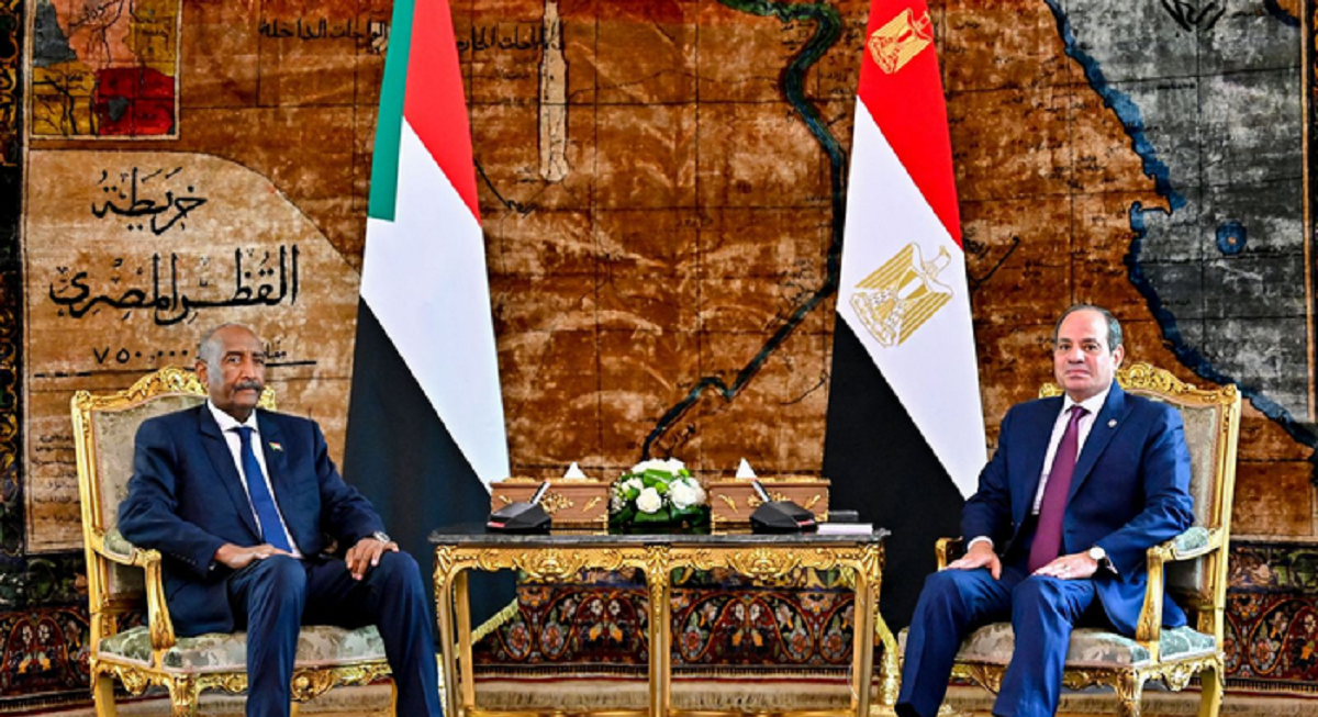 السيسي والبرهان يبحثان تطورات الأوضاع في السودان وملف مياه النيل